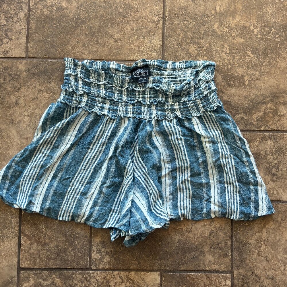 Angie Blue & White Linen Shorts — Women’s Large, Ruched Waistband